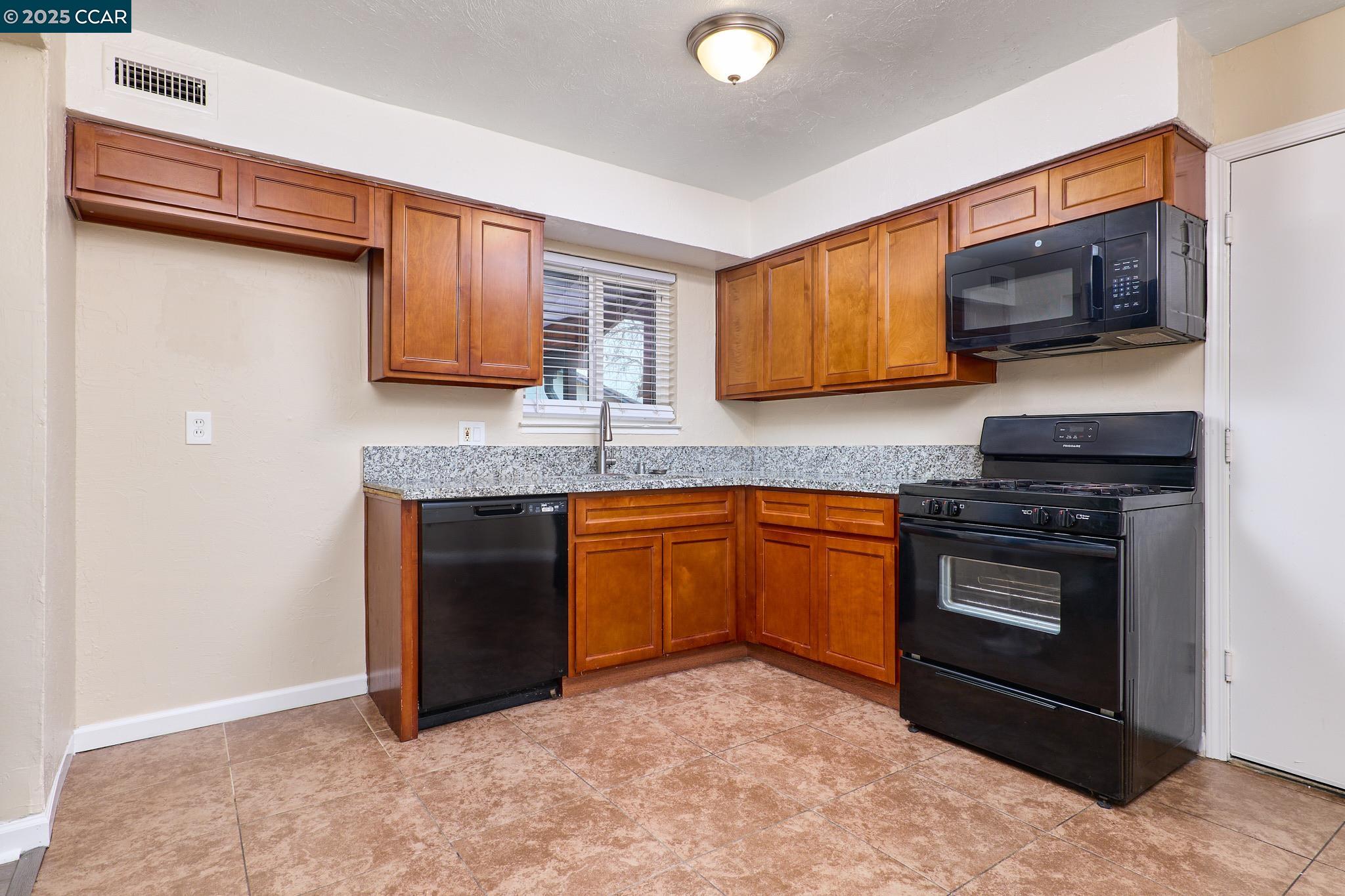 2171 Meadowview Road Sacramento, CA 95832 - Photo 3 of 19