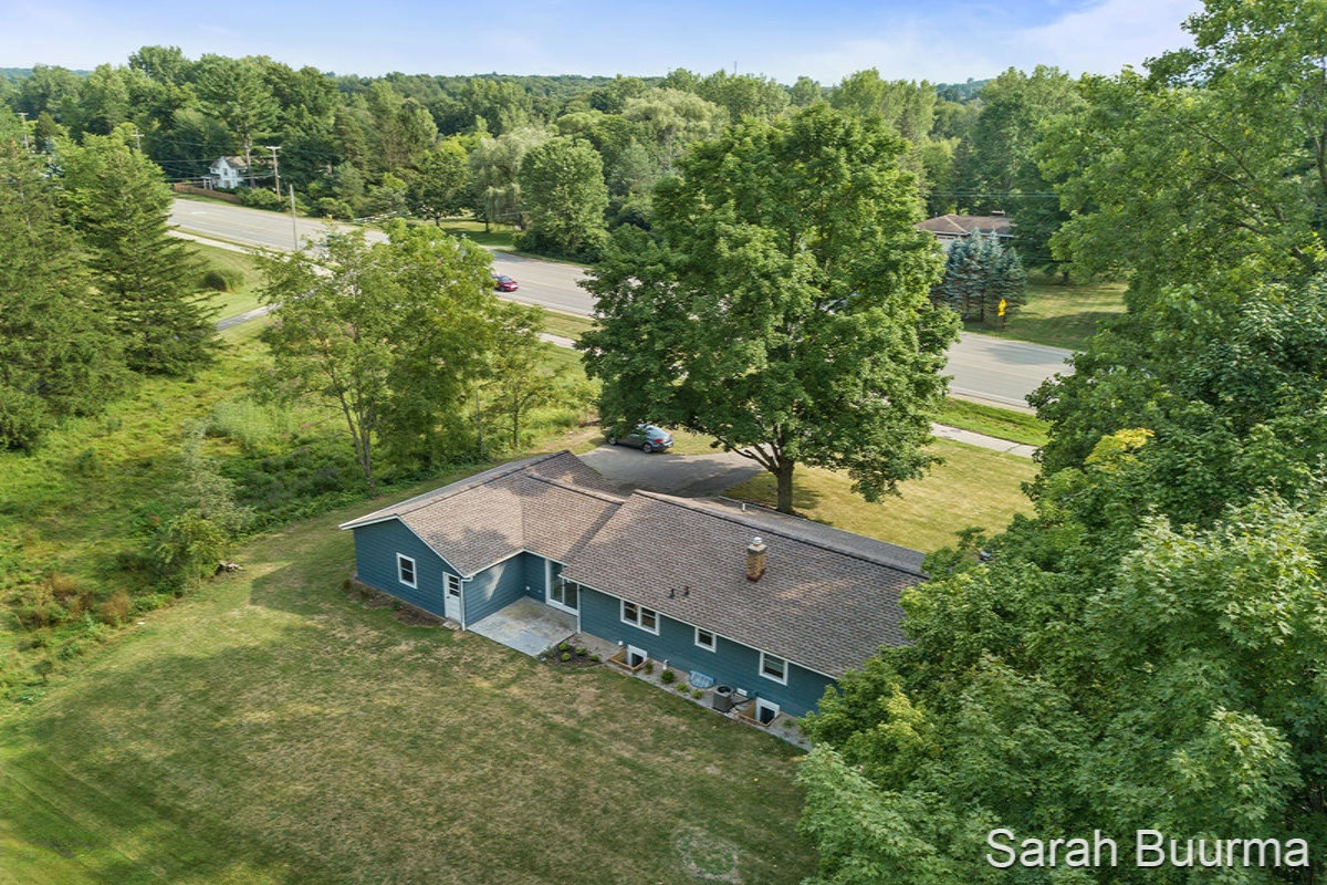 6313 Cascade Road Southeast Grand Rapids, MI 49546 - Photo 26 of 31 IMG_6319