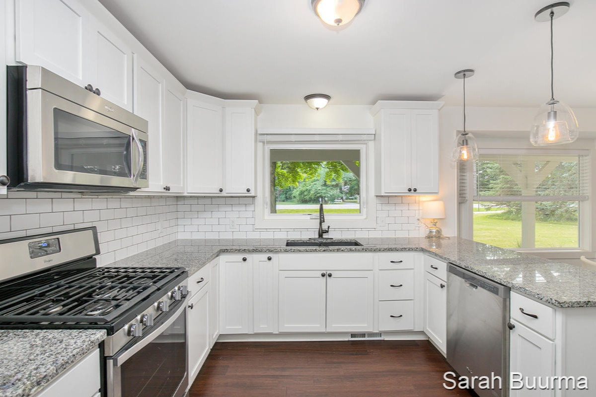 6313 Cascade Road Southeast Grand Rapids, MI 49546 - Photo 9 of 31 IMG_6334