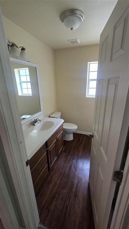 436 West Wall Street Hewitt, TX 76643 - Photo 8 of 15