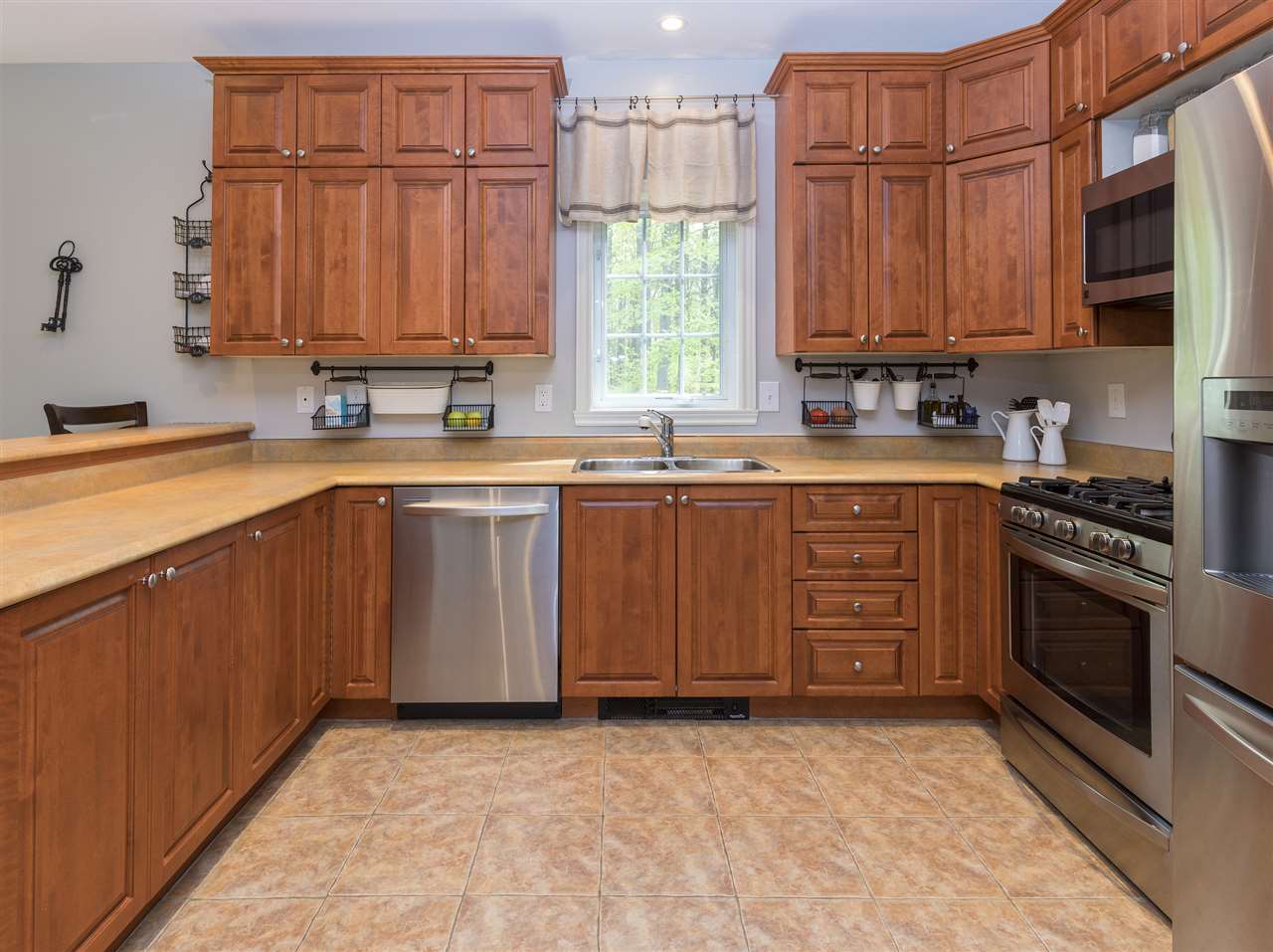 36 Little Pond Road Concord, NH 03301 - Photo 5 of 40