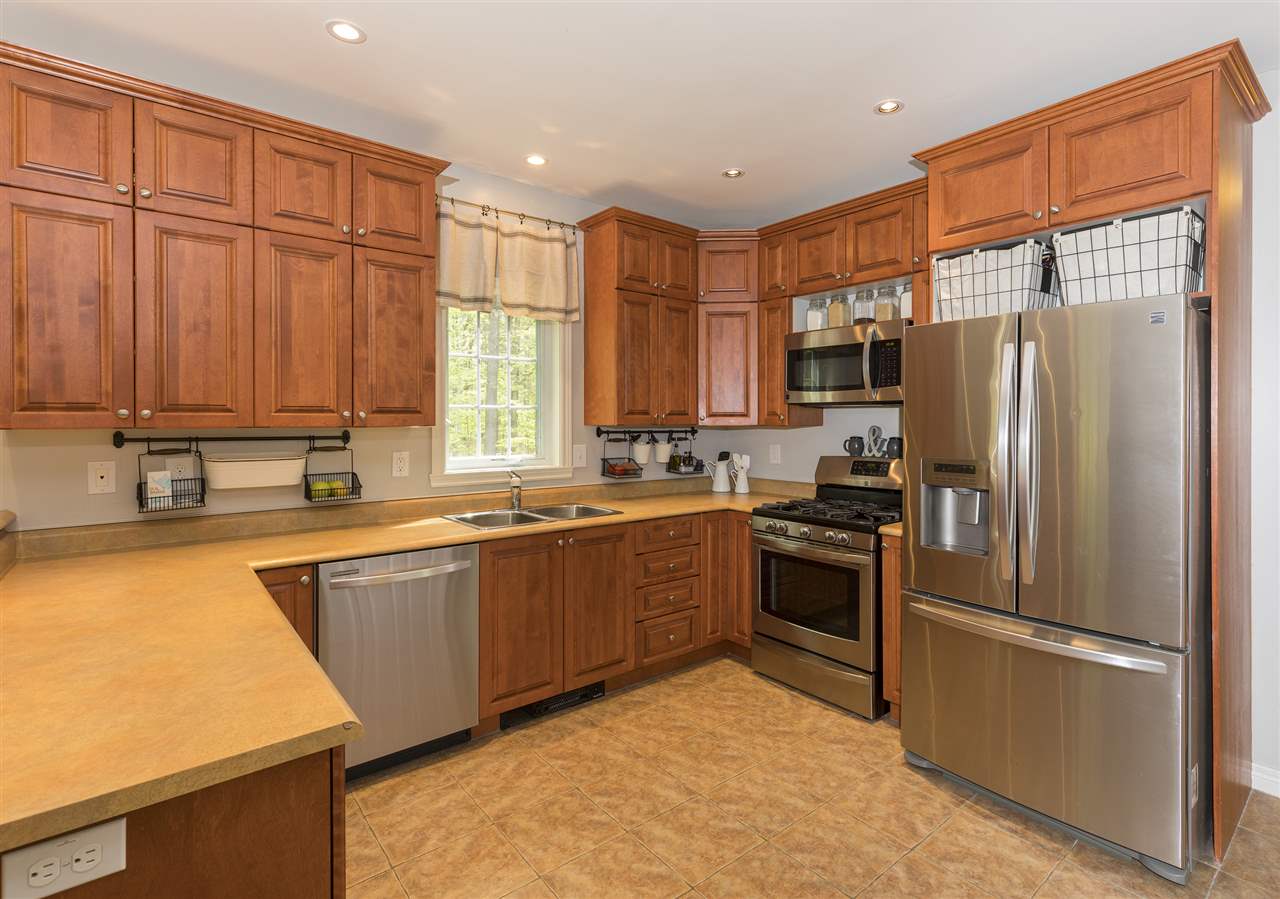 36 Little Pond Road Concord, NH 03301 - Photo 6 of 40