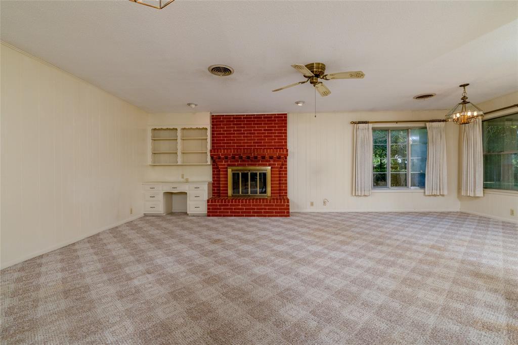 2002 Redbud Street Gainesville, TX 76240 - Photo 7 of 39 Gallery Image 7