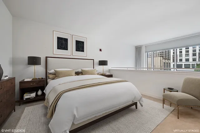 $860,000 | 505 North McClurg Court, Unit 203, Chicago, IL 60611