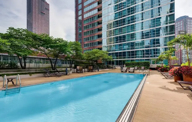 $860,000 | 505 North McClurg Court, Unit 203, Chicago, IL 60611