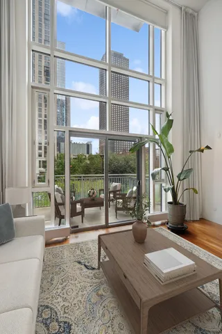 $860,000 | 505 North McClurg Court, Unit 203, Chicago, IL 60611