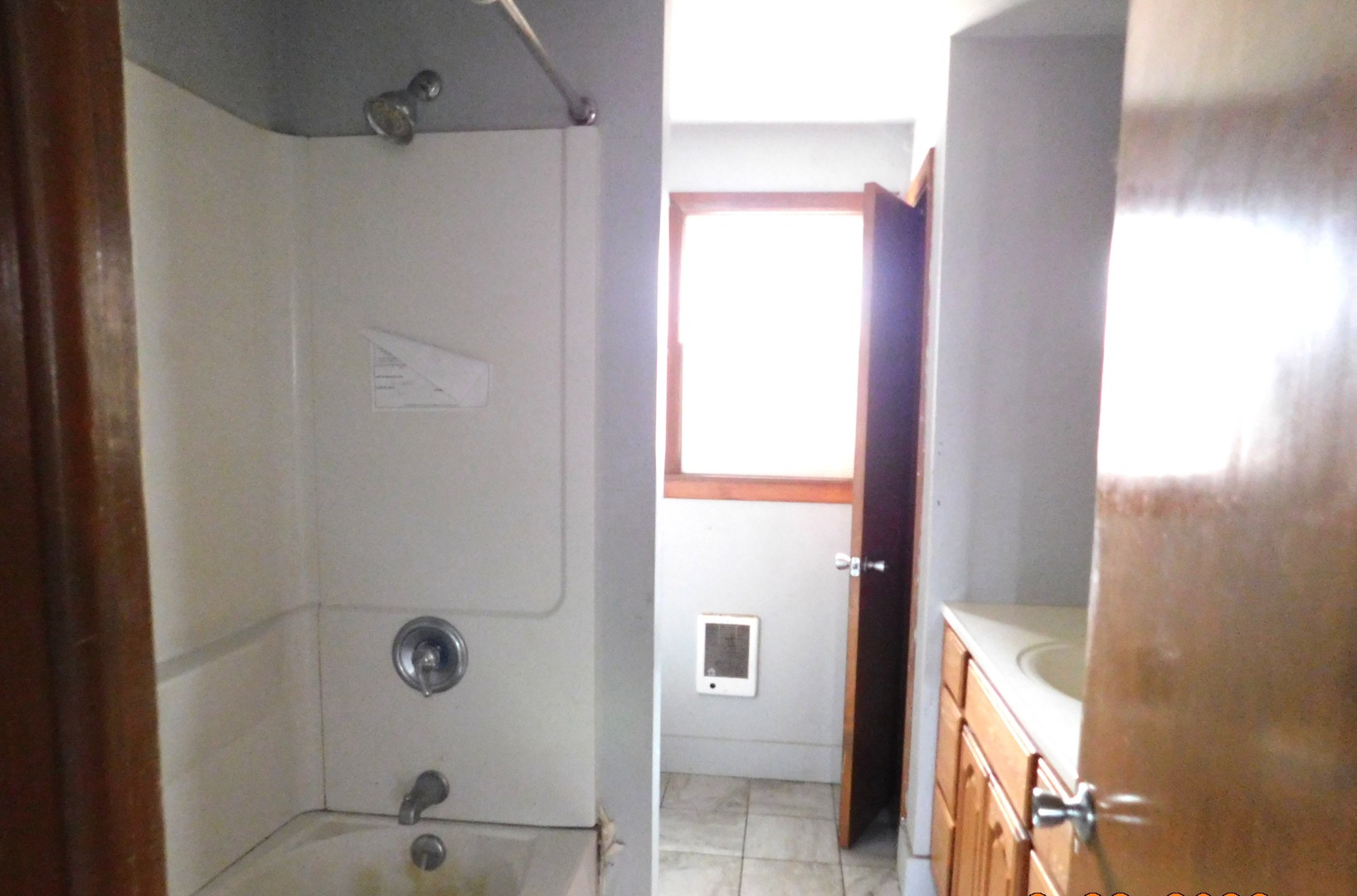 150 South Dixie Highway St. Anne, IL 60964 - Photo 12 of 15 a bathroom with a shower