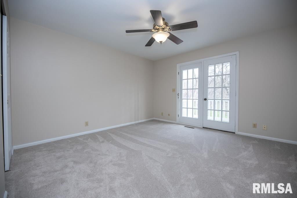 6203 North Post Oak Road Peoria, IL 61615 - Photo 17 of 43