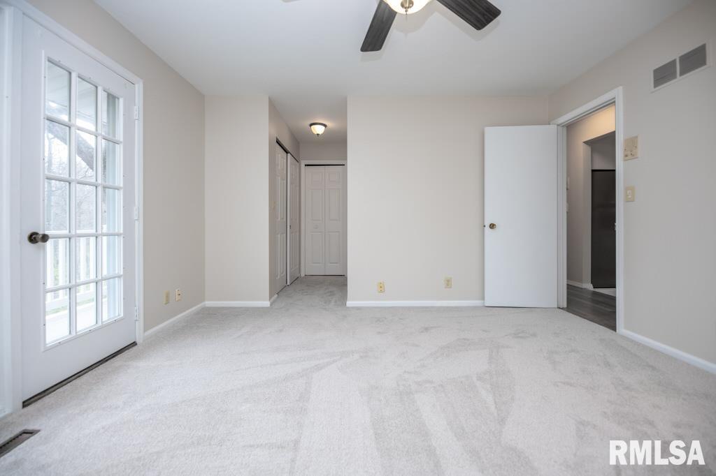 6203 North Post Oak Road Peoria, IL 61615 - Photo 19 of 43