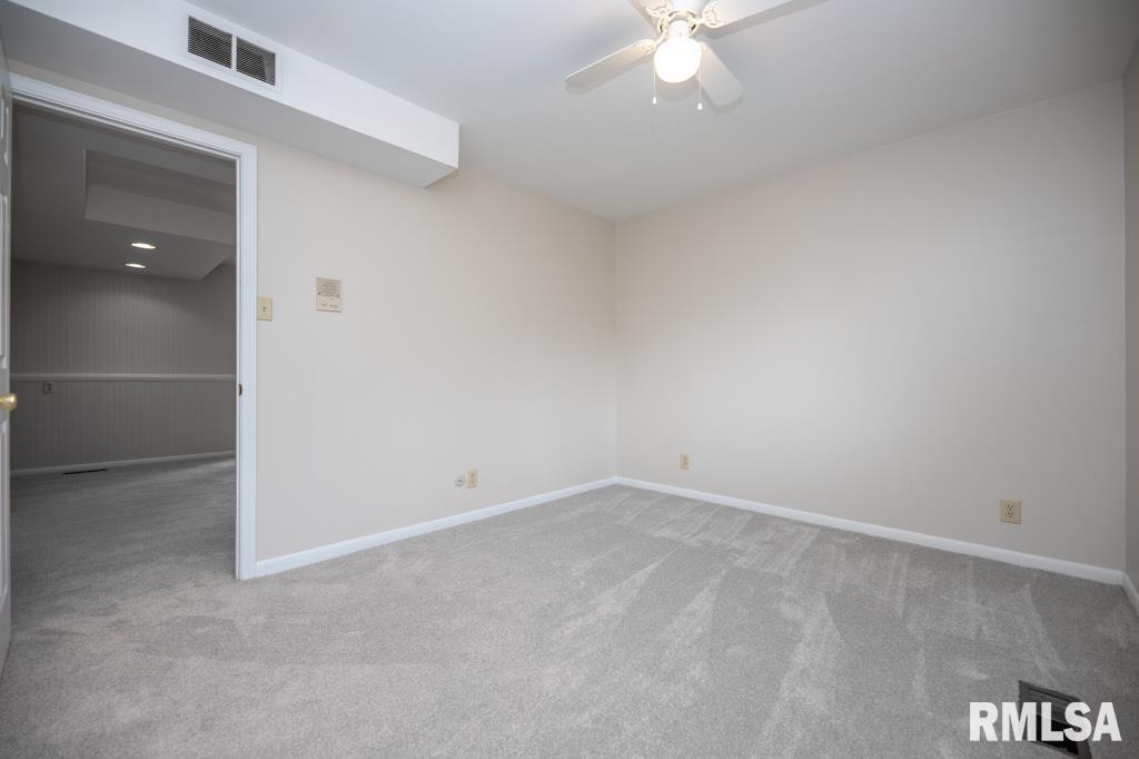 6203 North Post Oak Road Peoria, IL 61615 - Photo 24 of 43