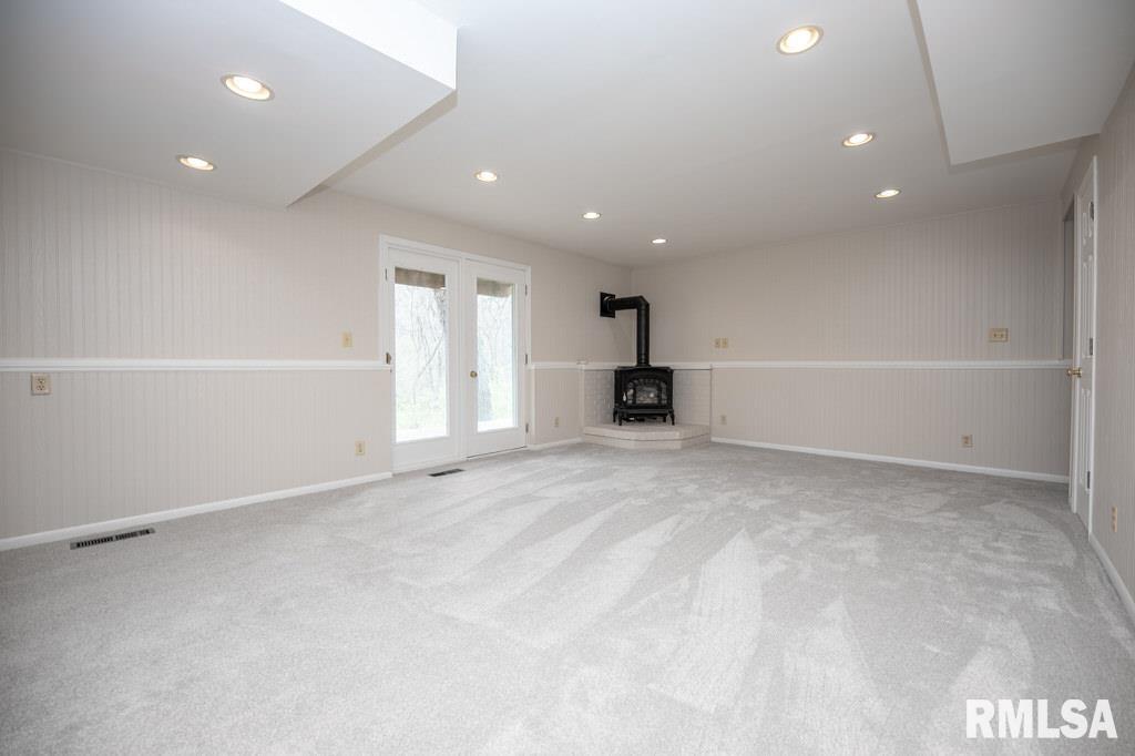 6203 North Post Oak Road Peoria, IL 61615 - Photo 28 of 43