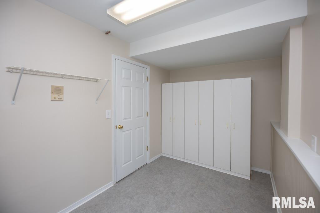 6203 North Post Oak Road Peoria, IL 61615 - Photo 31 of 43