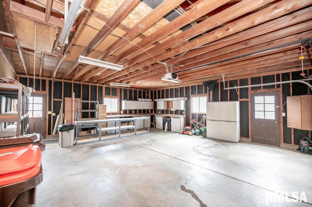 6203 North Post Oak Road Peoria, IL 61615 - Photo 37 of 43