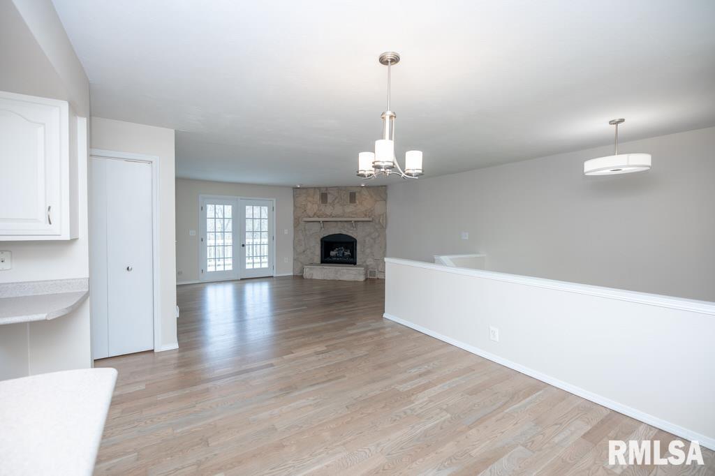 6203 North Post Oak Road Peoria, IL 61615 - Photo 9 of 43