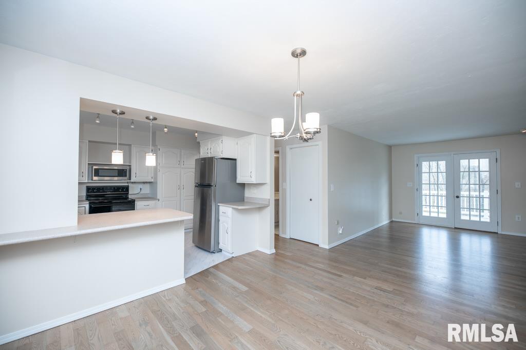 6203 North Post Oak Road Peoria, IL 61615 - Photo 10 of 43