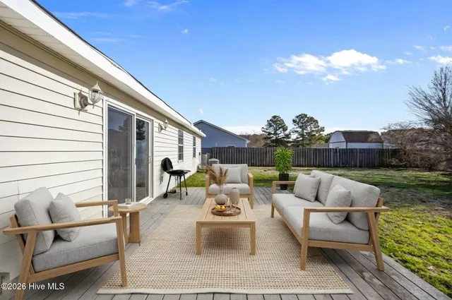 $209,000 | 166 Glenwood Drive, Hubert, NC 28539