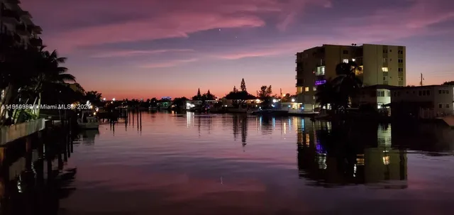 $2,050 | 8001 Crespi Boulevard, Unit 6D, Miami Beach, FL 33141