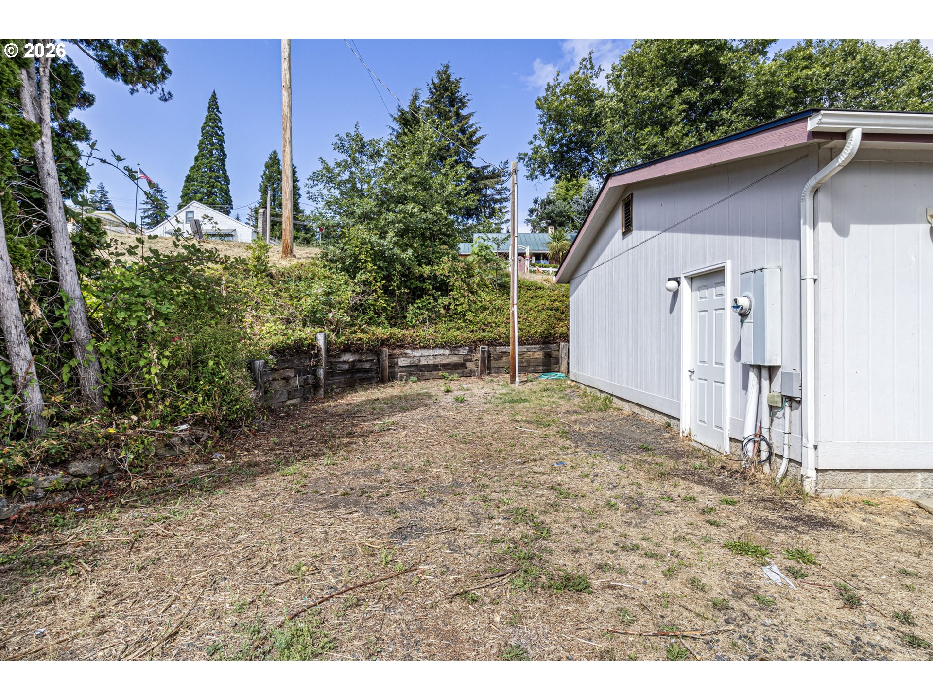 475 3rd Street Elkton, OR 97436 - Photo 3 of 34