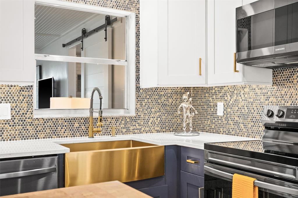 3488 40th Way North St. Petersburg, FL 33713 - Photo 13 of 70 a bathroom with a sink a toilet and shower