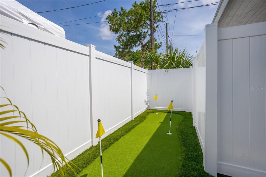 3488 40th Way North St. Petersburg, FL 33713 - Photo 57 of 70 a view of a backyard with swimming pool