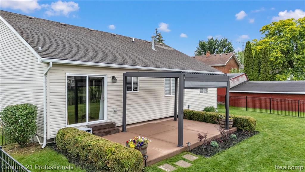 53611 County Line Road New Baltimore, MI 48047 - Photo 6 of 29 Gallery Image 6