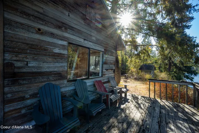 $399,999 | 1402 Mirror Lake Road, Sagle, ID 83860