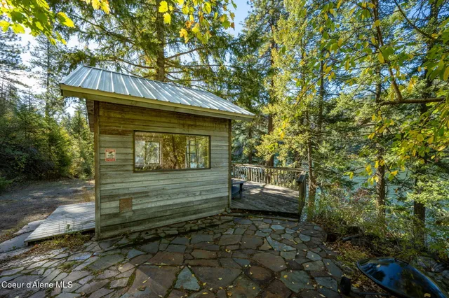 $399,999 | 1402 Mirror Lake Road, Sagle, ID 83860