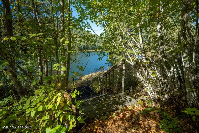 $399,999 | 1402 Mirror Lake Road, Sagle, ID 83860