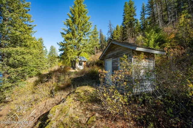 $399,999 | 1402 Mirror Lake Road, Sagle, ID 83860