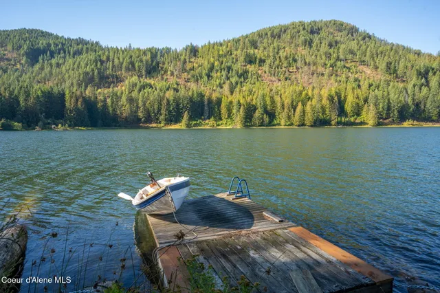 $399,999 | 1402 Mirror Lake Road, Sagle, ID 83860