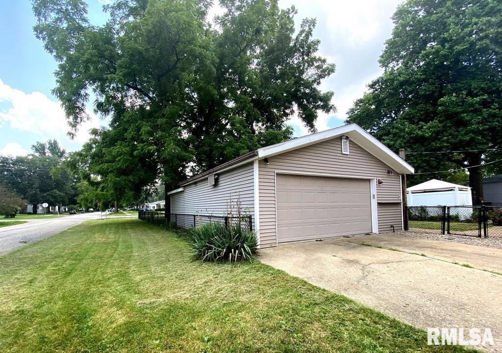 428 Kern Street Springfield, IL 62703 - Photo 2 of 35