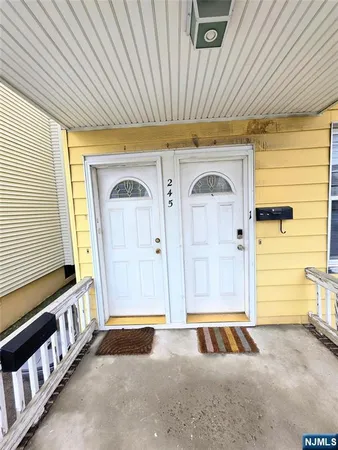 $2,900 | 245 Beech Street, Unit 2, Kearny, NJ 07032
