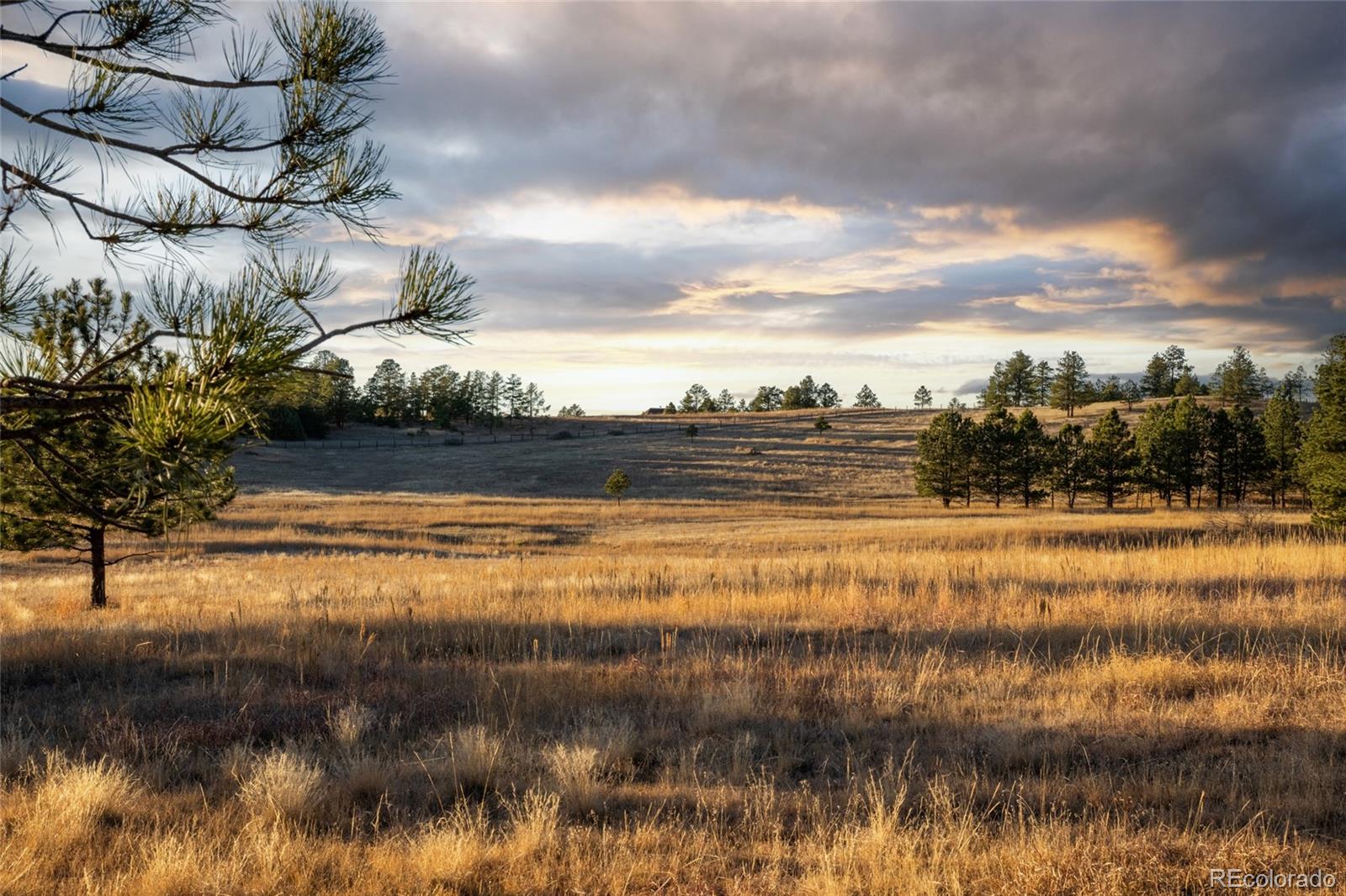 N/a Woodhaven Ridge Road Parker, CO 80134 - Photo 3 of 36 a view of an ocean and beach