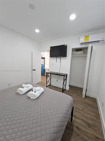 $1,895 | 1946 Pierce Street, Unit 3, Hollywood, FL 33020