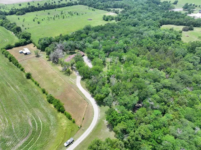 $725,000 | 677 Farm To Market Road 3356, Van Alstyne, TX 75495