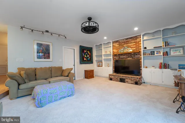 $750,000 | 10531 Hunters Way, Laurel, MD 20723