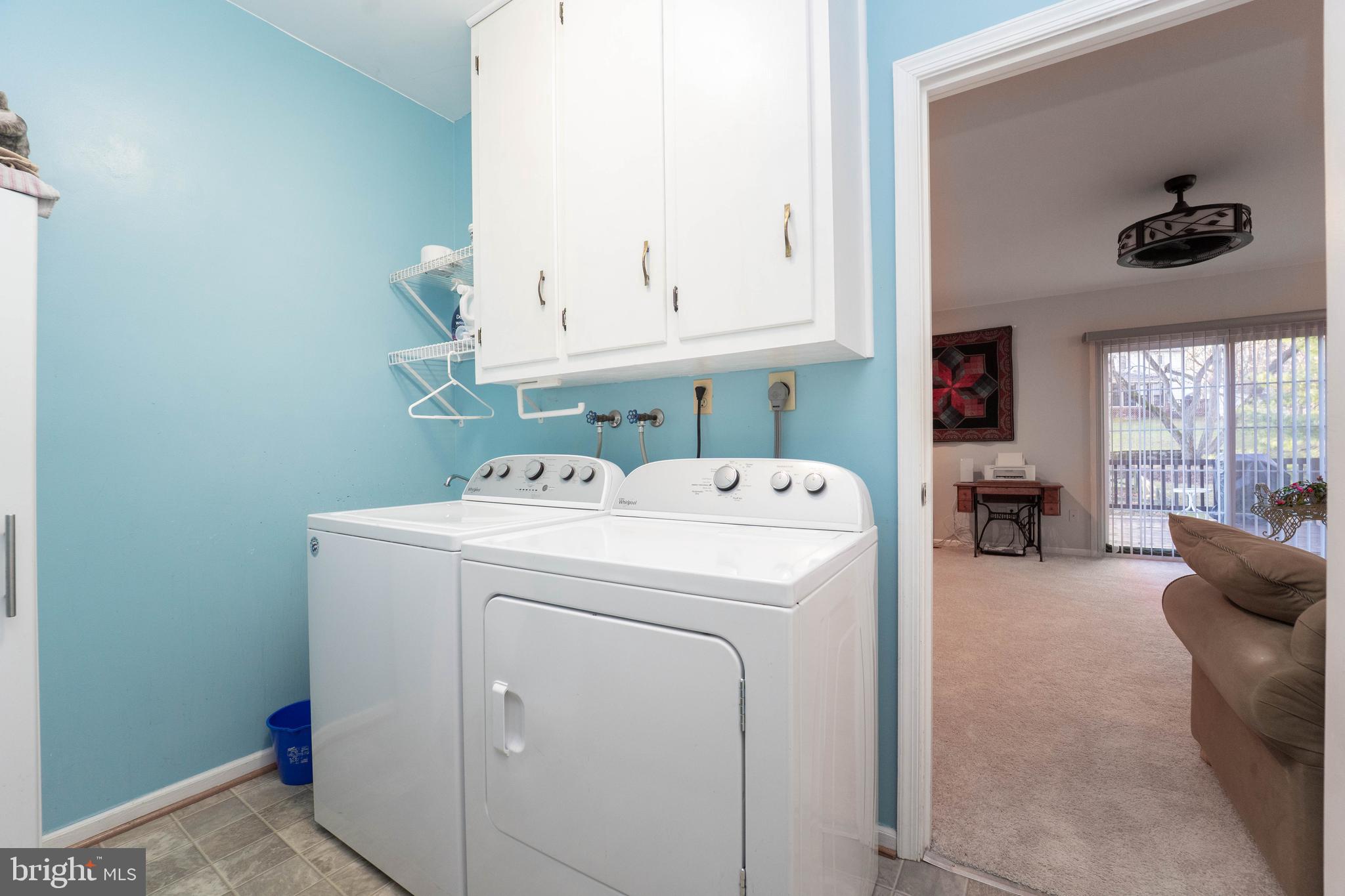 10531 Hunters Way Laurel, MD 20723 - Photo 20 of 42 a utility room with dryer and washer