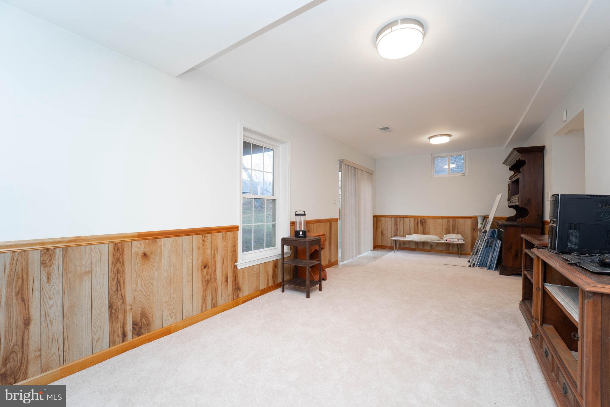 10531 Hunters Way Laurel, MD 20723 - Photo 35 of 42 a view of a living room