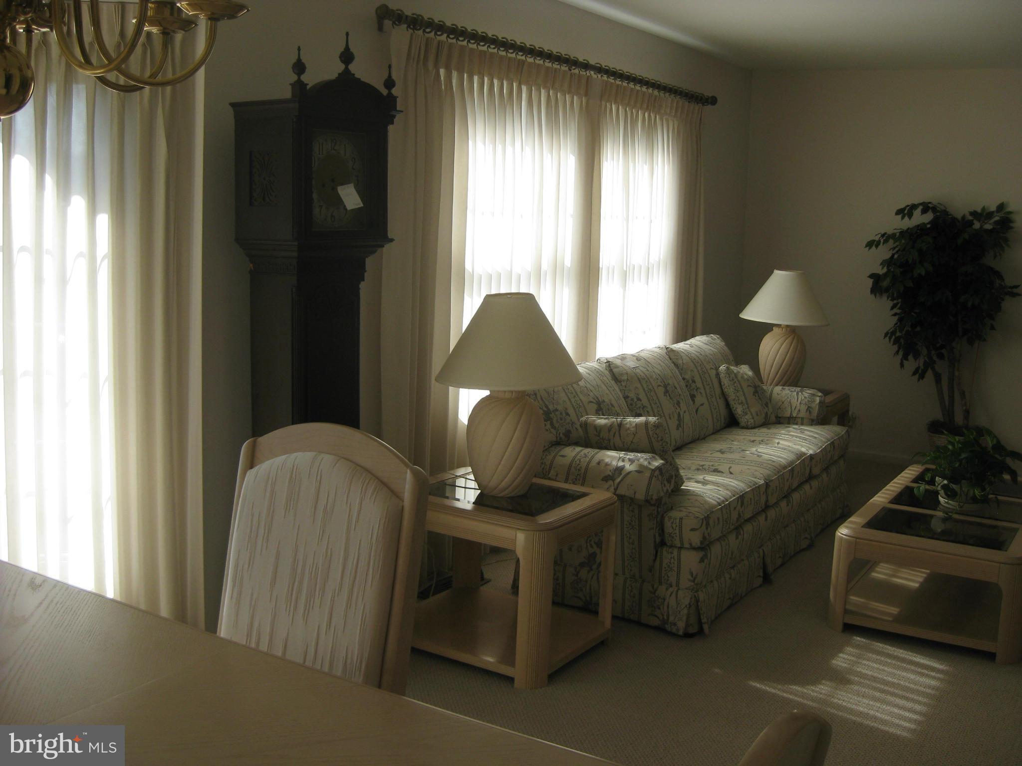 1002 Timber Trail Road Baltimore, MD 21286 - Photo 5 of 30 Living Room