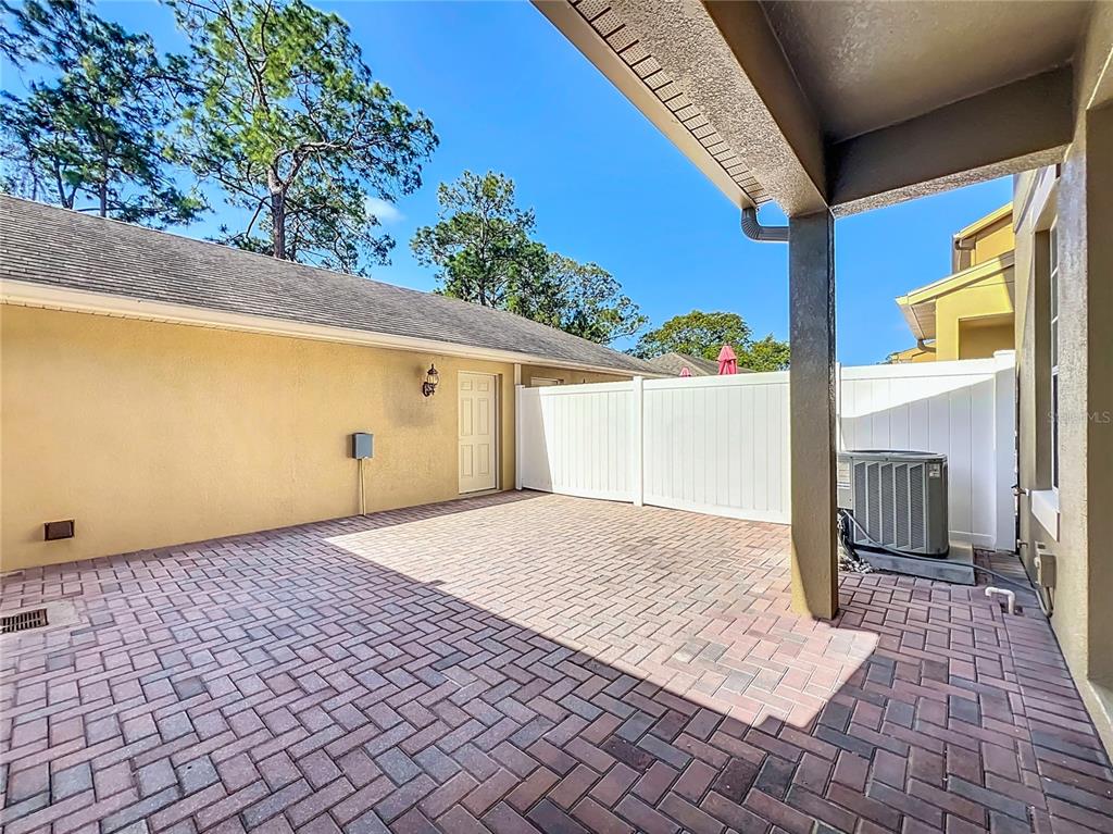 12930 Vennetta Way Windermere, FL 34786 - Photo 29 of 38 a view of a backyard of a house