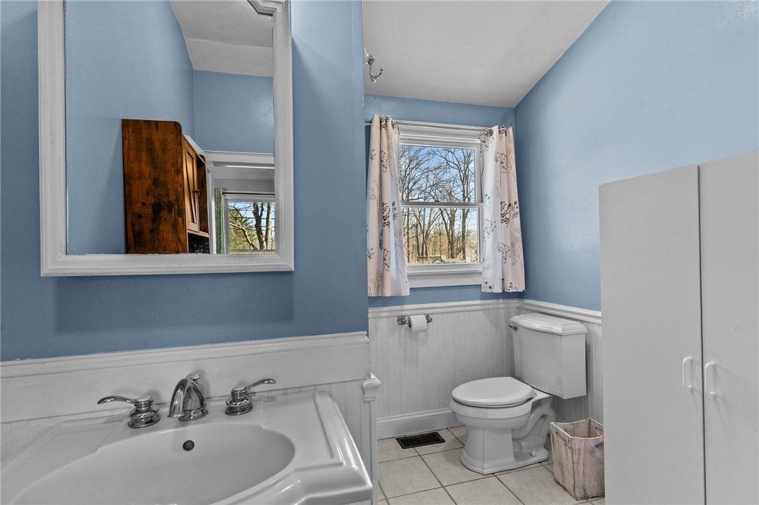 1304 Chopmist Hill Road Scituate, RI 02857 - Photo 17 of 36