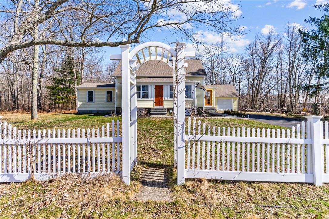 1304 Chopmist Hill Road Scituate, RI 02857 - Photo 3 of 36