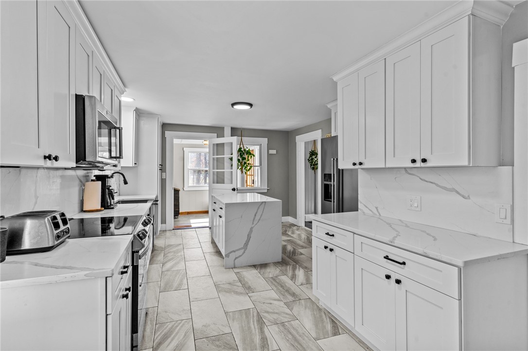 1304 Chopmist Hill Road Scituate, RI 02857 - Photo 9 of 36