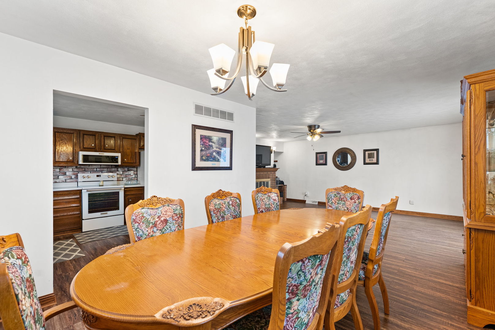 110 Andrea Court Cleveland, IL 61241 - Photo 13 of 23 a view of a dining room with furniture and wooden floor