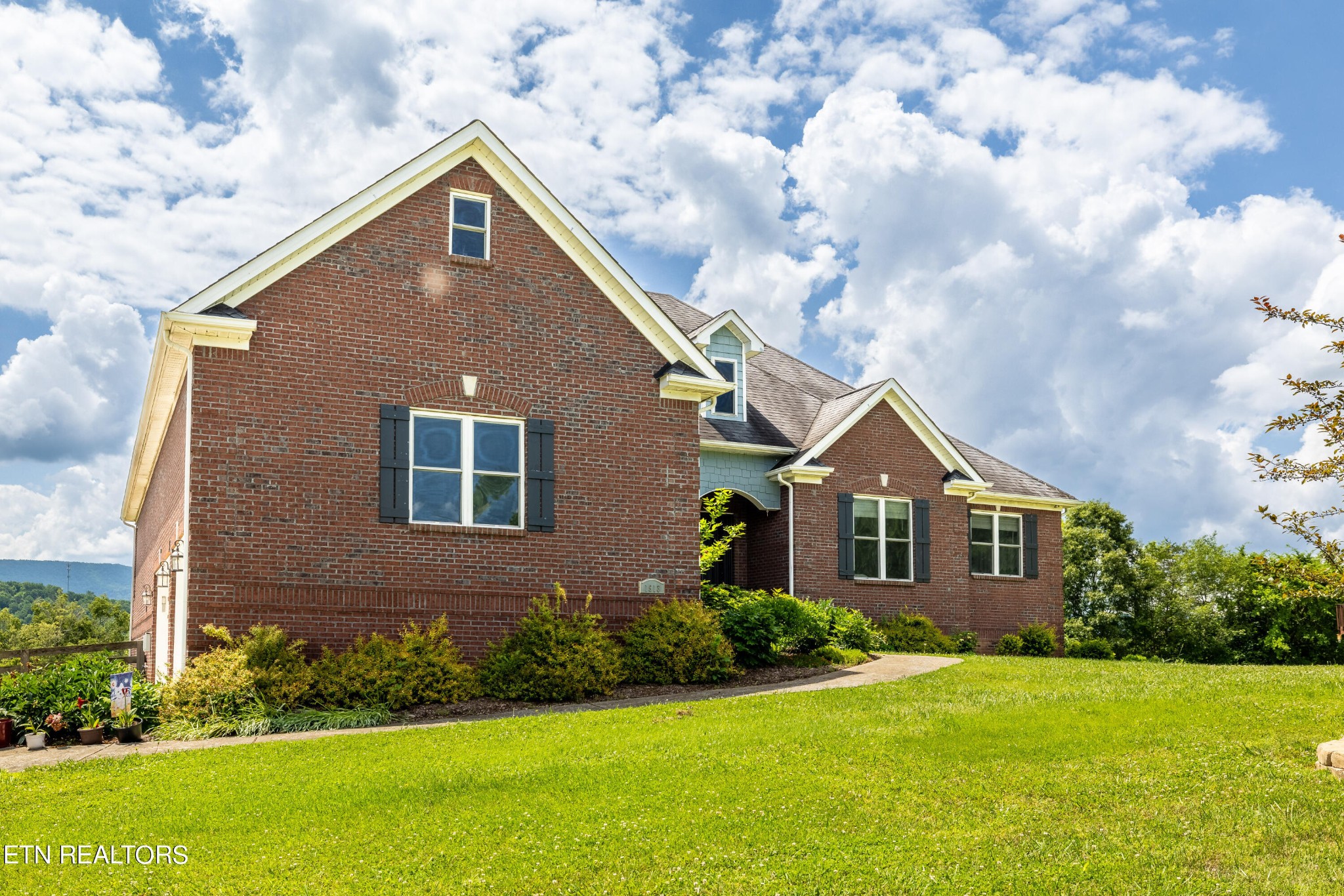 1913 Raulston Road Maryville, TN 37803 - Photo 3 of 50 Gallery Image 3