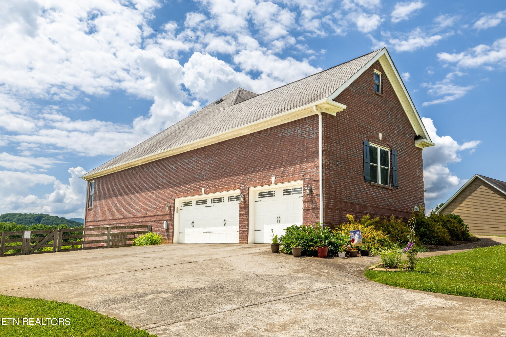 1913 Raulston Road Maryville, TN 37803 - Photo 4 of 50 Gallery Image 4