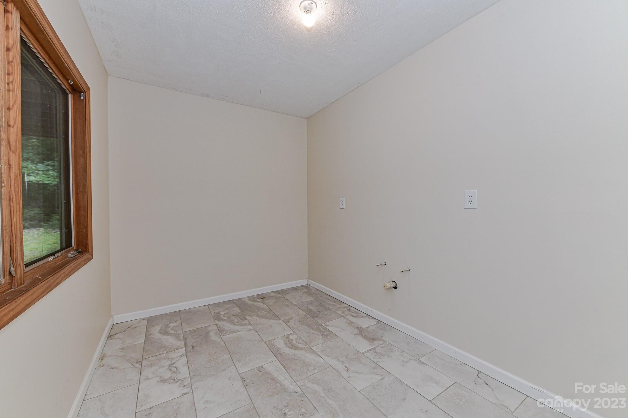 7911 Sims Road Waxhaw, NC 28173 - Photo 25 of 48 a view of an empty room