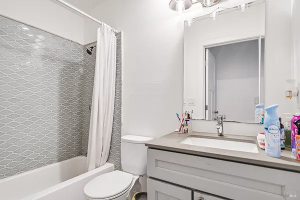 $3,900 | 1554 Laurel Street, Healdsburg, CA 95448