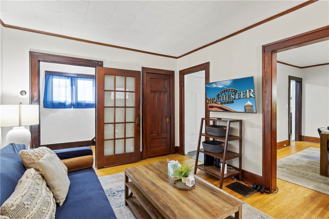 43 Stanfield Terrace Rochester, NY 14619 - Photo 5 of 34 Living room