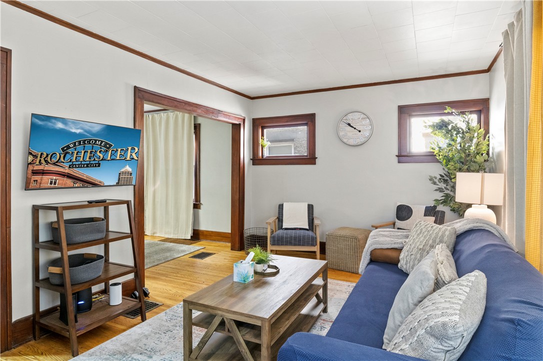 43 Stanfield Terrace Rochester, NY 14619 - Photo 8 of 34 Front room